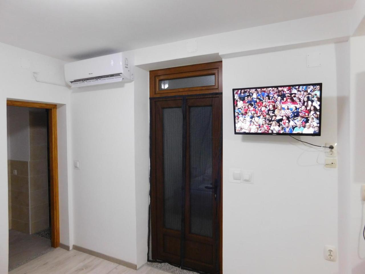Apartments Leo Janjina المظهر الخارجي الصورة