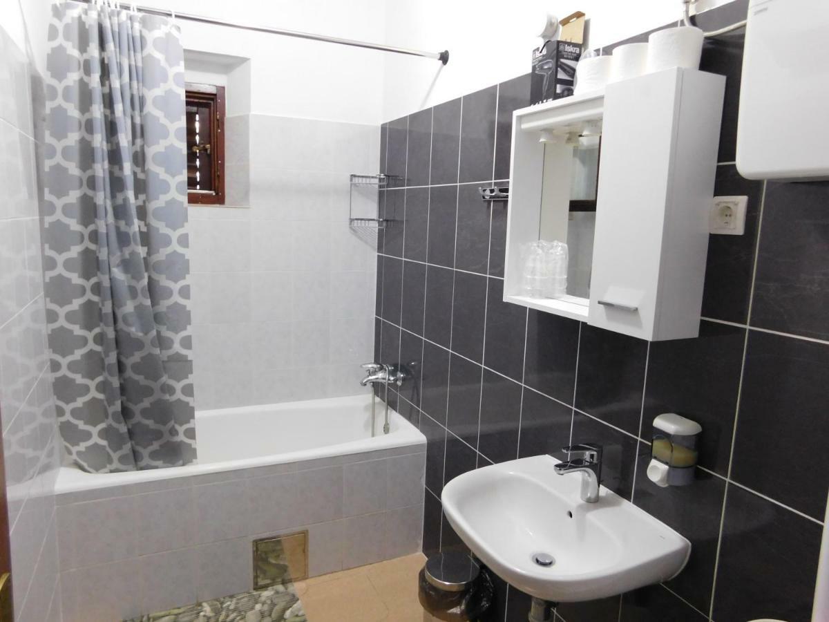 Apartments Leo Janjina المظهر الخارجي الصورة